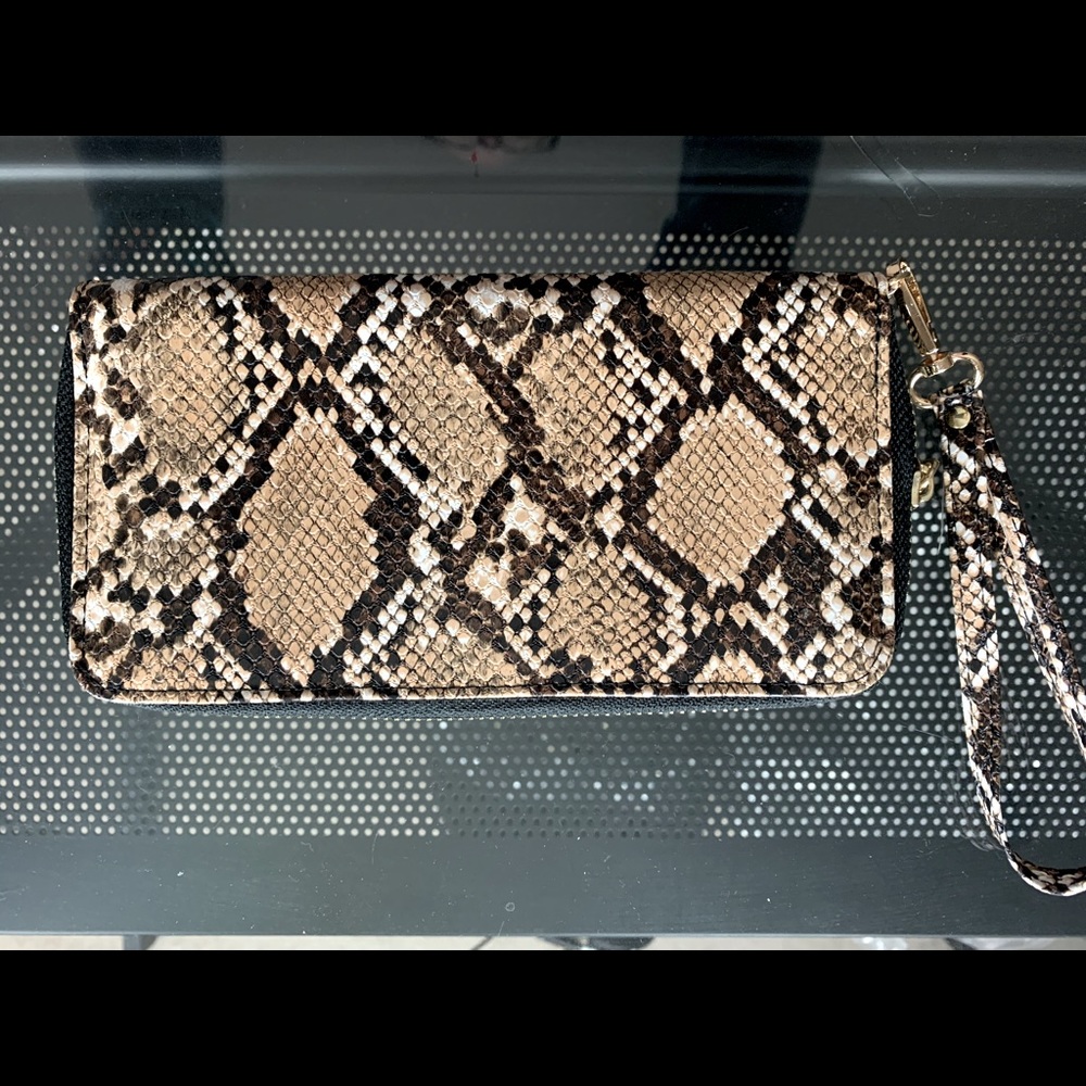 NEW Snake Skin Faux Leather Brown Wristlet Wallet